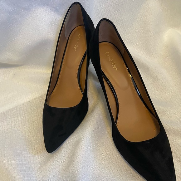 CALVIN KLEIN SUEDE HIGH HEELS SIZE 9 WORN ONCE - Picture 10 of 10